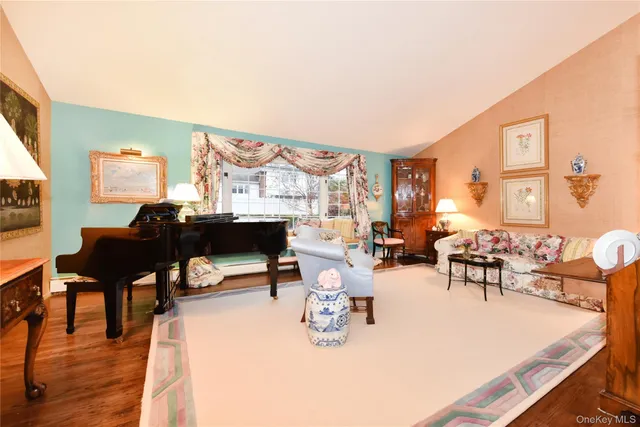 $1,750,880 | 11 Joy Drive, Manhasset Hills, NY 11040