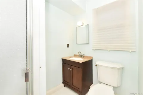 $1,750,880 | 11 Joy Drive, Manhasset Hills, NY 11040