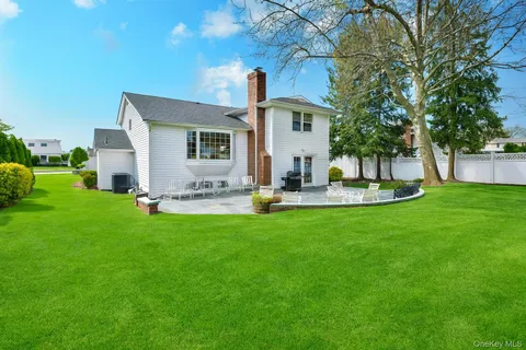 $1,750,880 | 11 Joy Drive, Manhasset Hills, NY 11040