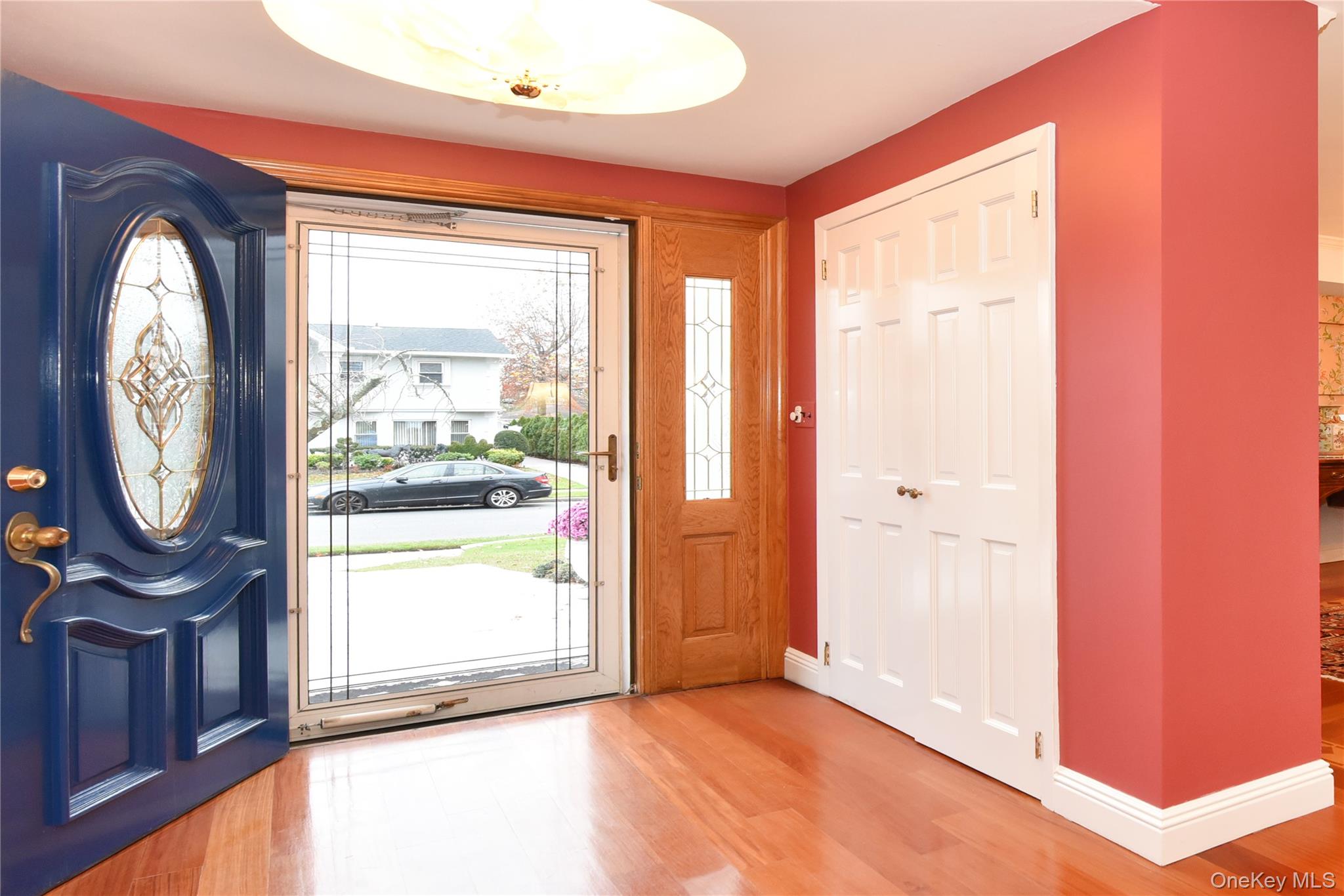 11 Joy Drive Manhasset Hills, NY 11040 - Photo 4 of 41 a view of a livingroom with furniture and a window