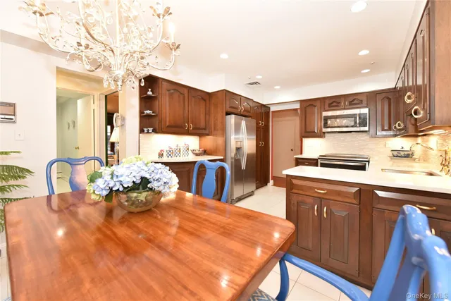 $1,750,880 | 11 Joy Drive, Manhasset Hills, NY 11040