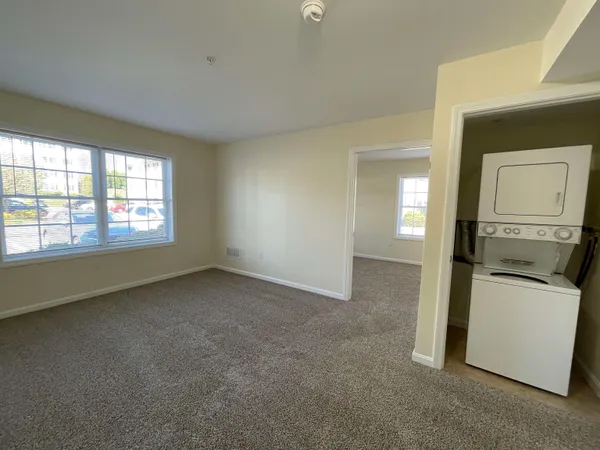 $1,966 | 10 Sentinel Court, Unit 201, Manchester, NH 03103