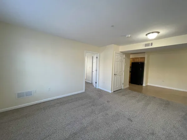 $1,966 | 10 Sentinel Court, Unit 201, Manchester, NH 03103