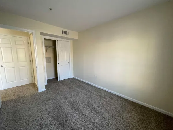 $1,966 | 10 Sentinel Court, Unit 201, Manchester, NH 03103