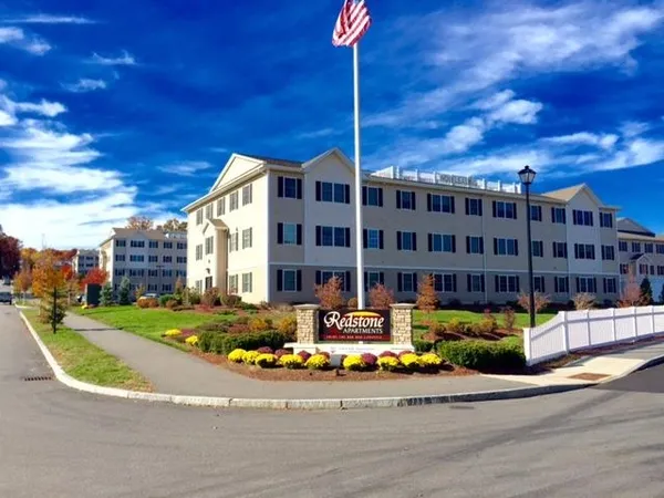 $1,966 | 10 Sentinel Court, Unit 201, Manchester, NH 03103