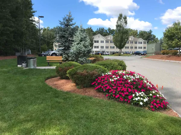 $1,966 | 10 Sentinel Court, Unit 201, Manchester, NH 03103