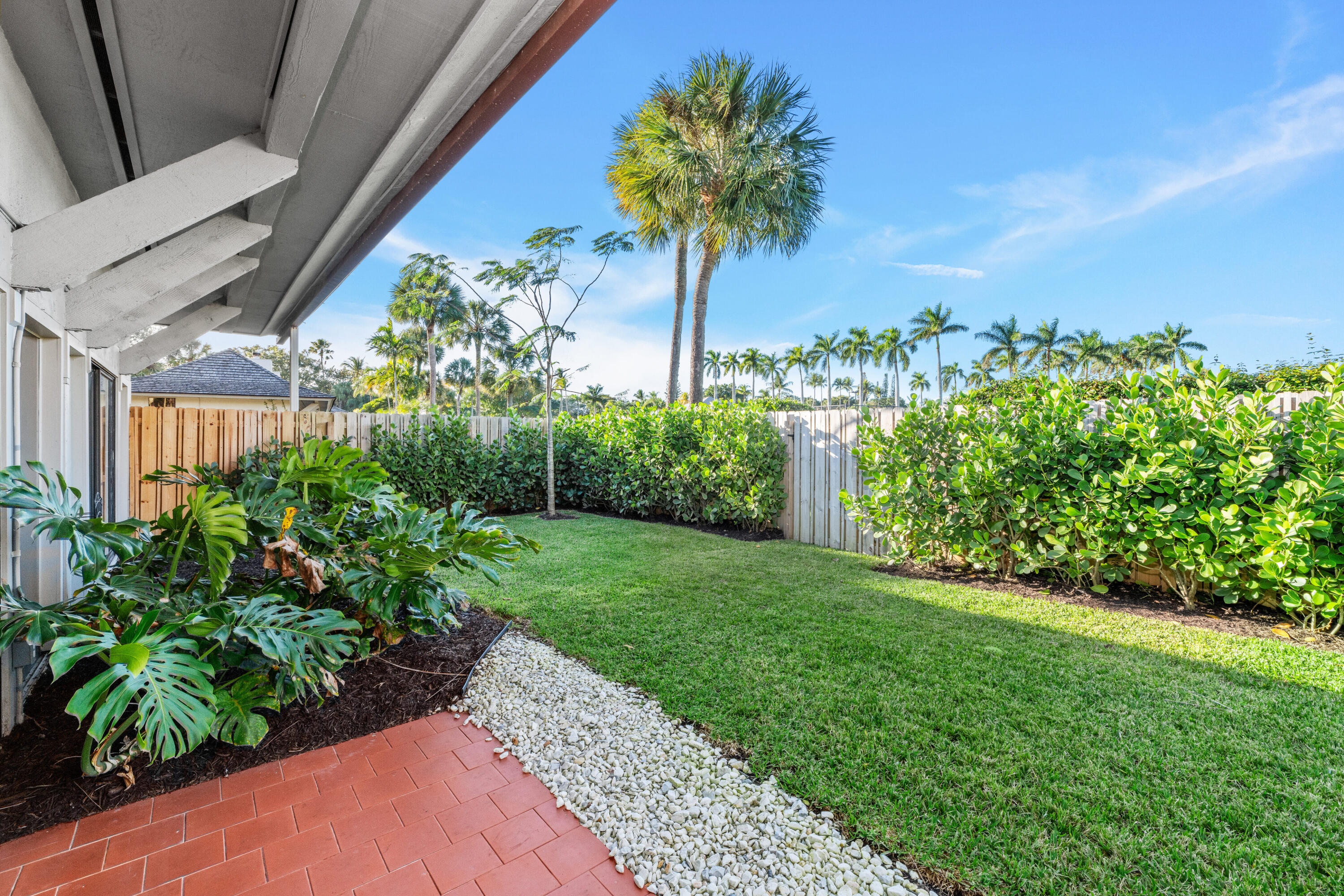 11811 Rene Lacoste Place Wellington, FL 33414 - Photo 28 of 84 11811 Rene Lacoste Pl-print-011-095-DSC