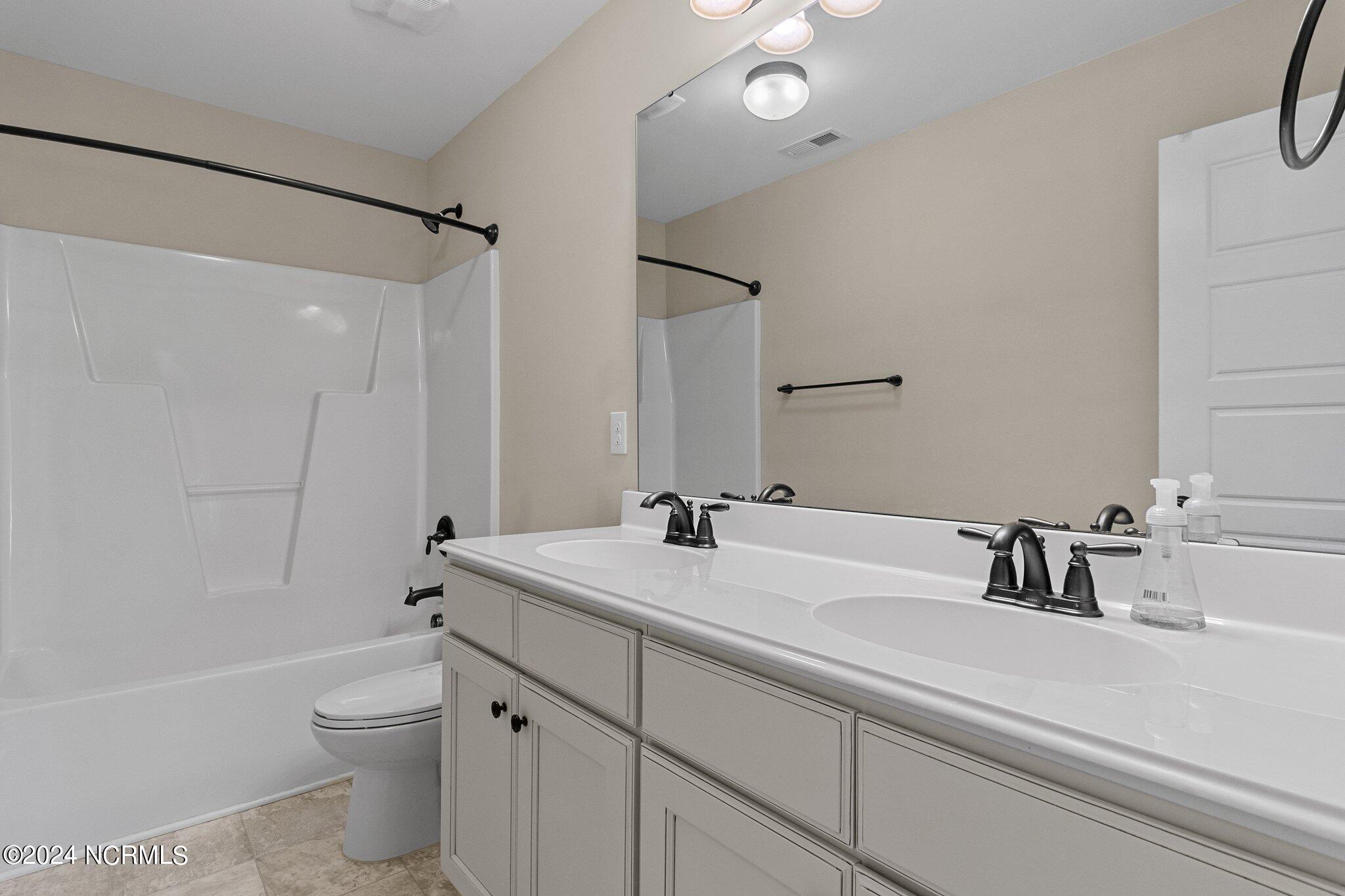 204 Sandy Springs Road Aberdeen, NC 28315 - Photo 18 of 33 23-web-or-mls-IMG_5533