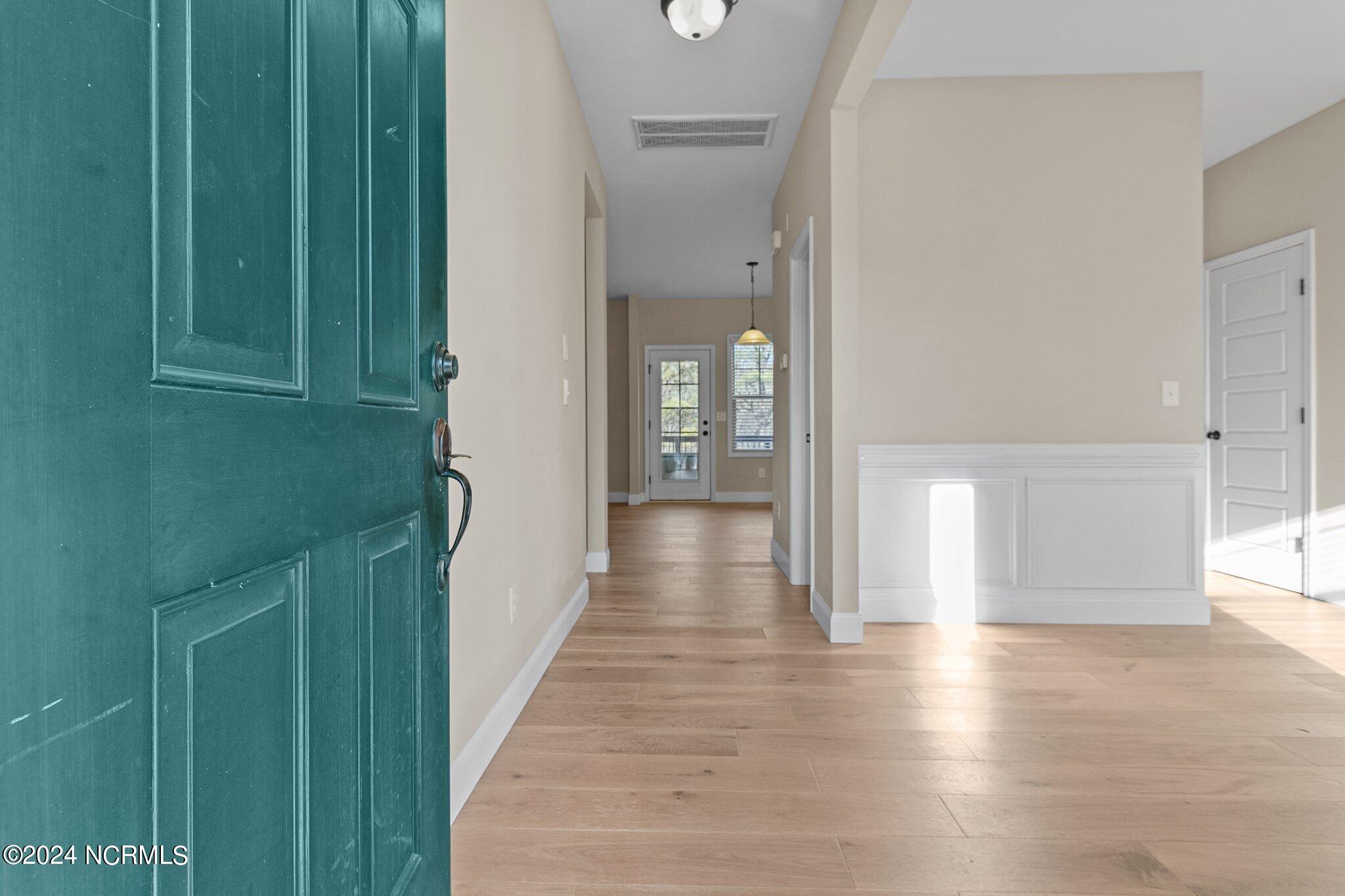 204 Sandy Springs Road Aberdeen, NC 28315 - Photo 8 of 33 12-web-or-mls-IMG_5500