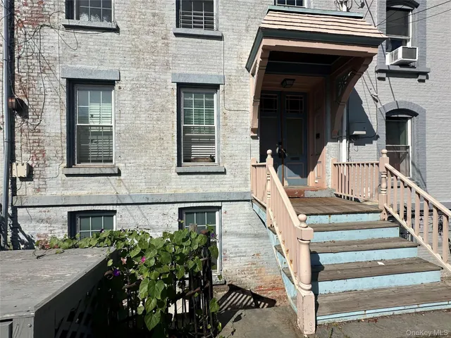 $2,100 | 177 Liberty Street, Newburgh, NY 12550