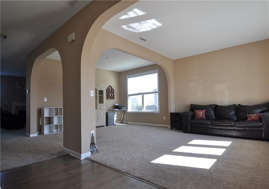 5752 Pebblebrooke Road Whitestown, IN 46075 - Photo 3 of 21