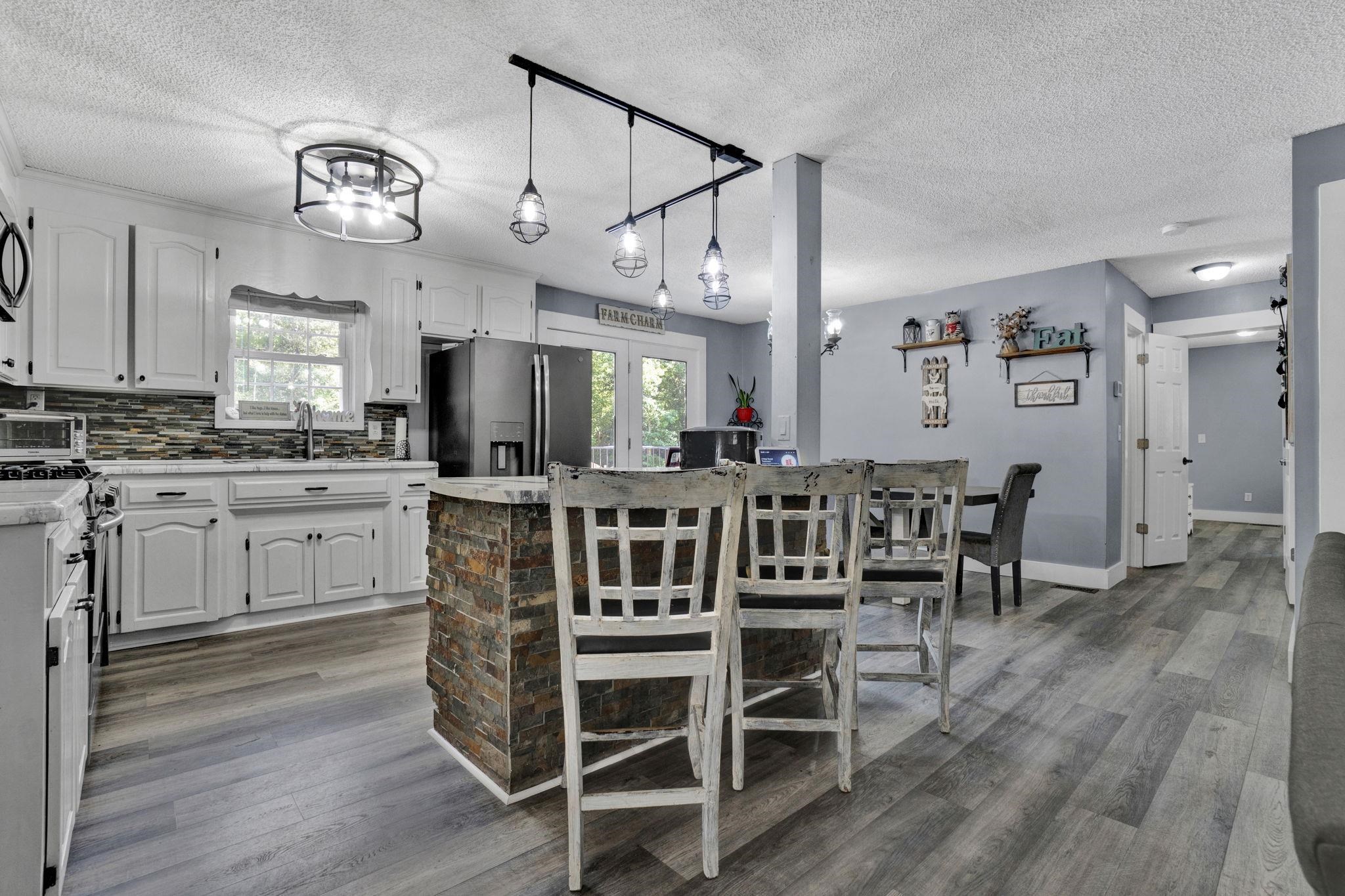 299 Kellett Road Gray Court, SC 29645 - Photo 8 of 38