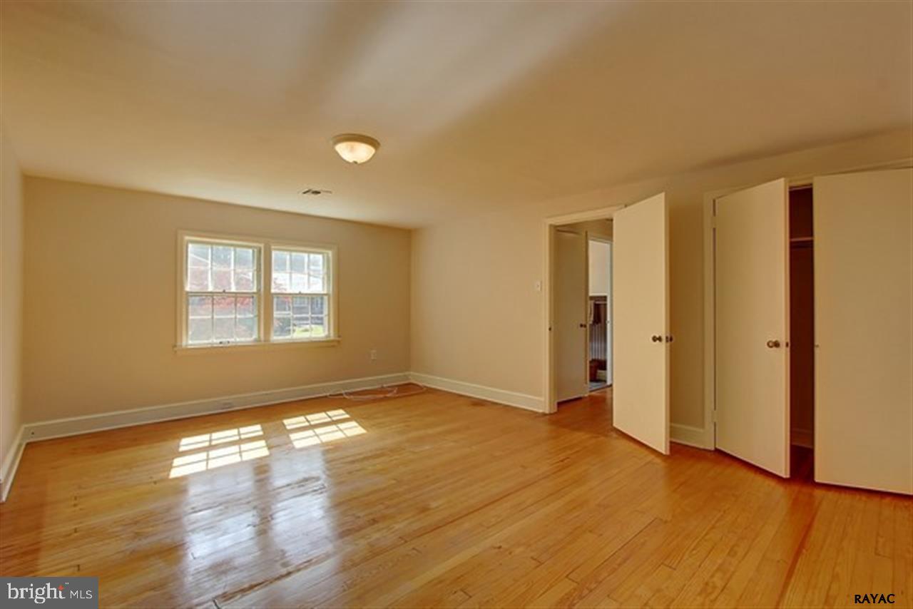 972 Country Club Road York, PA 17403 - Photo 16 of 27 Gallery Image 16