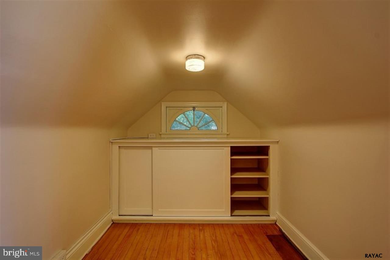 972 Country Club Road York, PA 17403 - Photo 17 of 27 Gallery Image 17