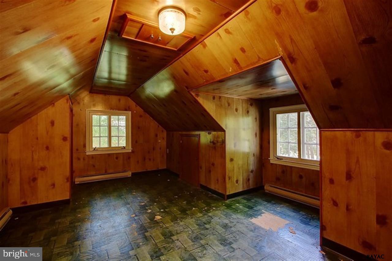 972 Country Club Road York, PA 17403 - Photo 20 of 27 Gallery Image 20
