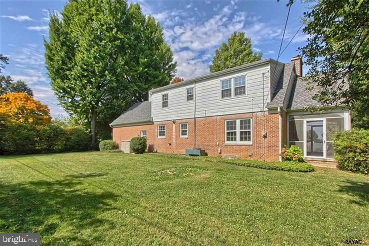 972 Country Club Road York, PA 17403 - Photo 24 of 27 Gallery Image 24