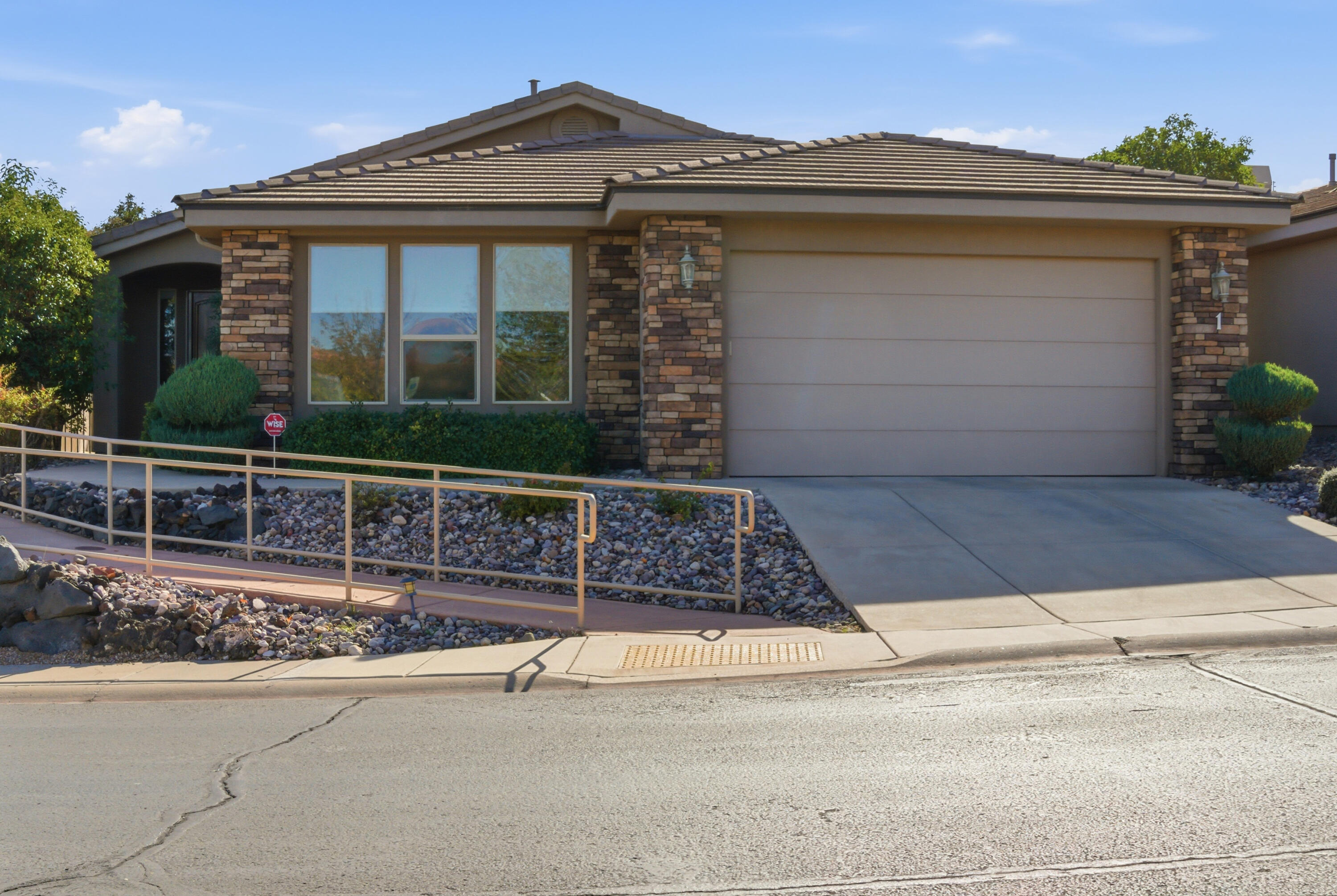 409 North Country Lane, Unit 1 St. George, UT 84770 - Photo 2 of 39 Front Elevation