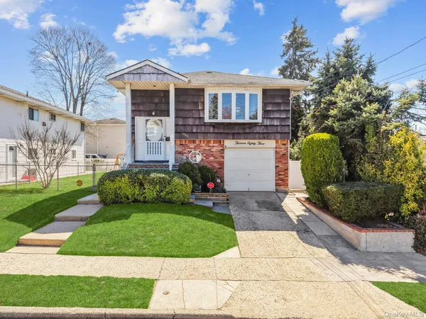 $889,000 | 1383 B Street, Elmont, NY 11003