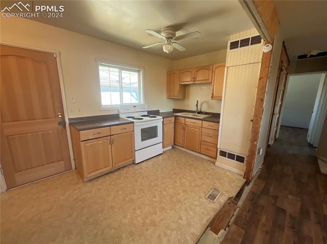 526 Erie Road Colorado Springs, CO 80910 - Photo 9 of 20 Gallery Image 9
