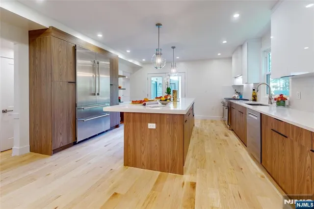 $1,599,999 | 16 Columbine Road, Paramus, NJ 07652