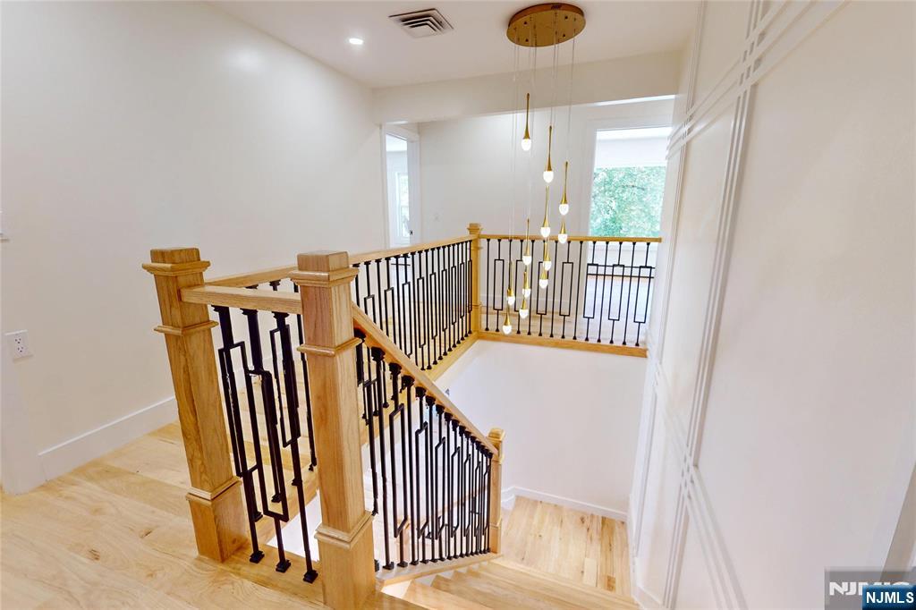 16 Columbine Road Paramus, NJ 07652 - Photo 18 of 44