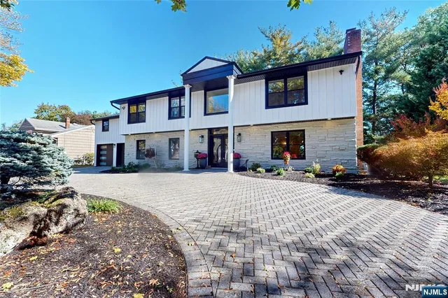 $1,599,999 | 16 Columbine Road, Paramus, NJ 07652