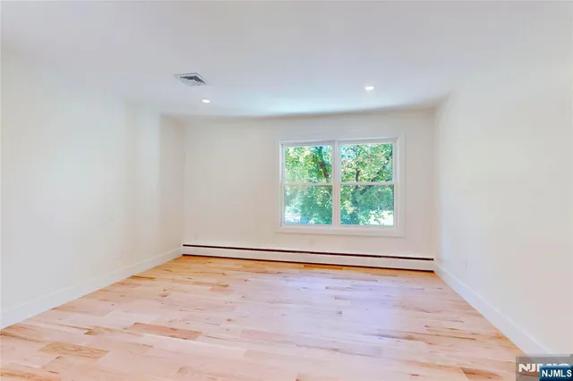 $1,599,999 | 16 Columbine Road, Paramus, NJ 07652