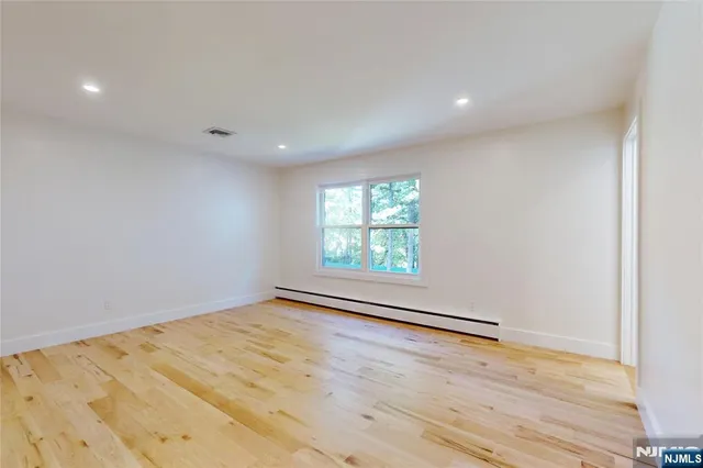 $1,599,999 | 16 Columbine Road, Paramus, NJ 07652