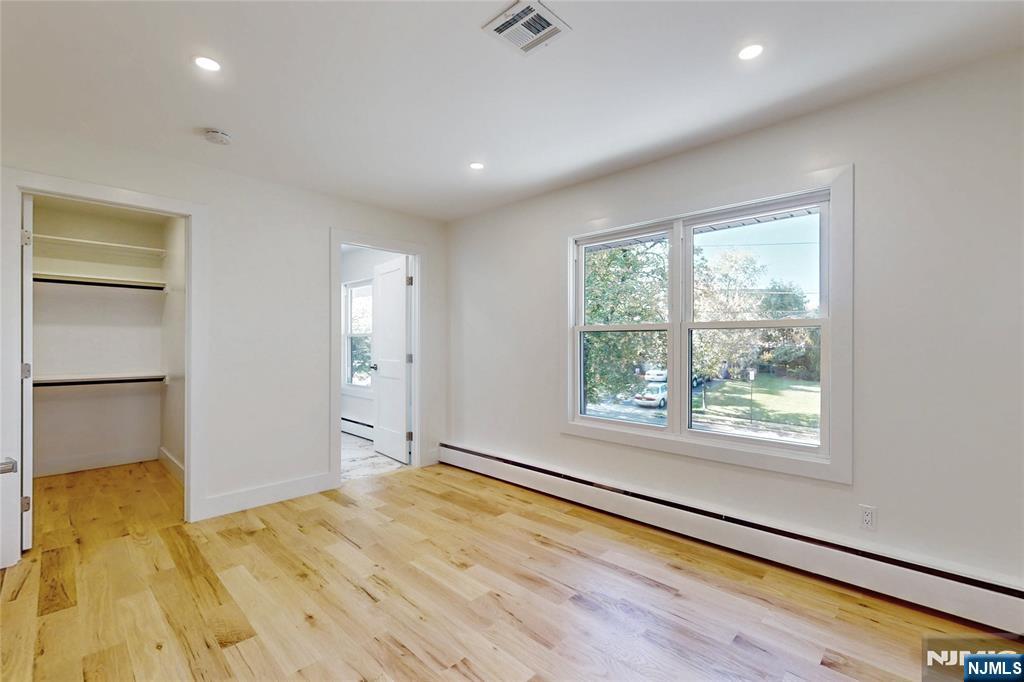 16 Columbine Road Paramus, NJ 07652 - Photo 27 of 44