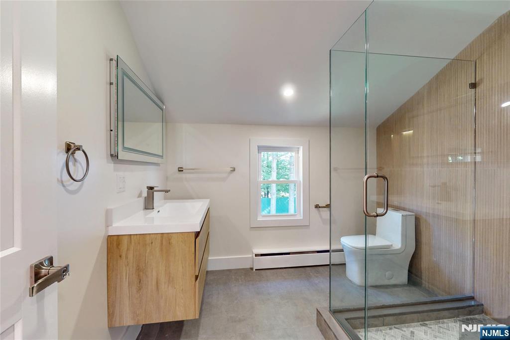 16 Columbine Road Paramus, NJ 07652 - Photo 30 of 44