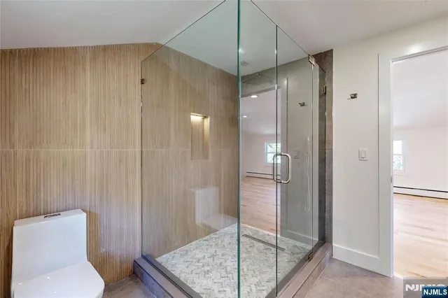 $1,599,999 | 16 Columbine Road, Paramus, NJ 07652