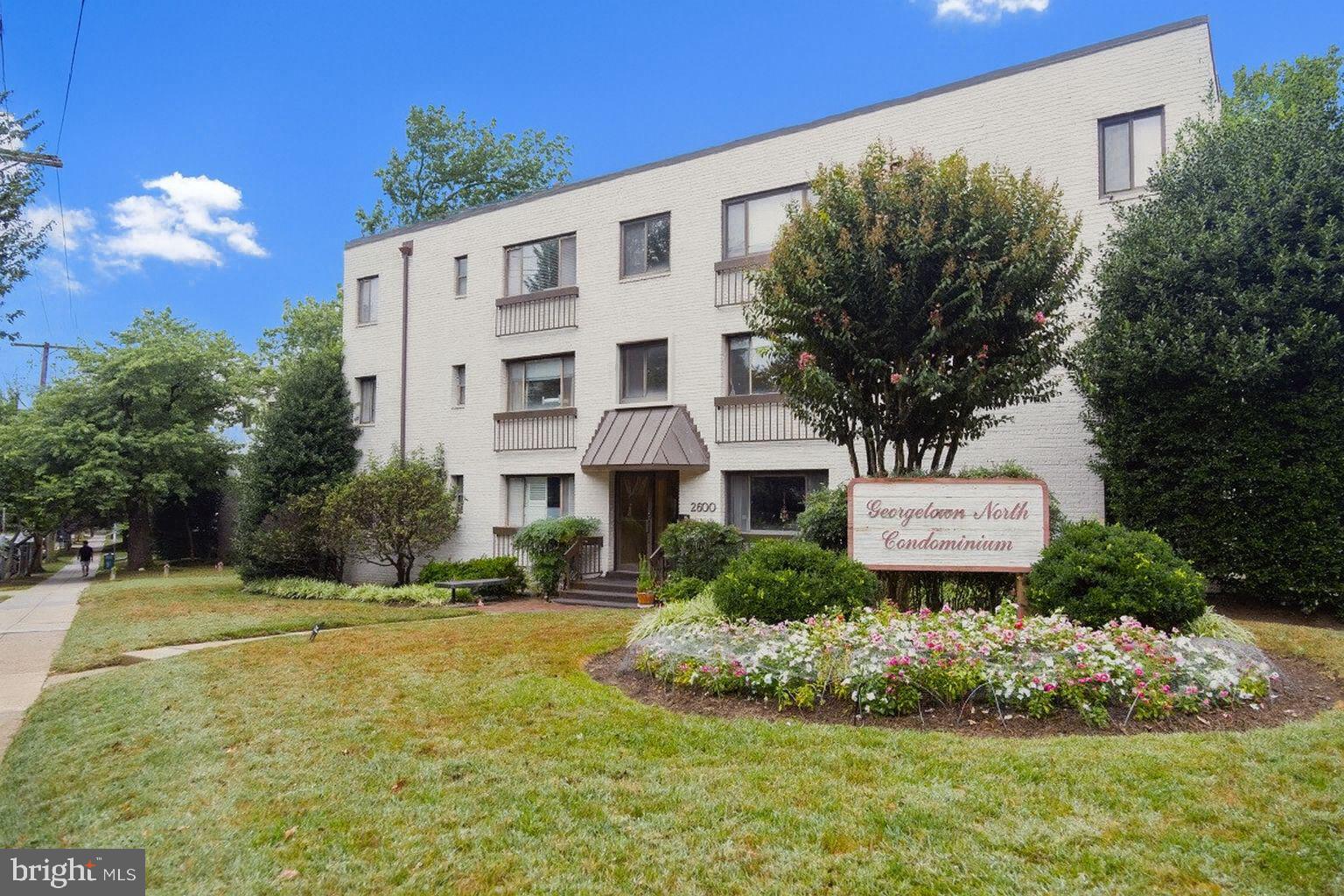 3819 Davis Place Northwest, Unit 2 Washington, DC 20007 - Photo 2 of 10