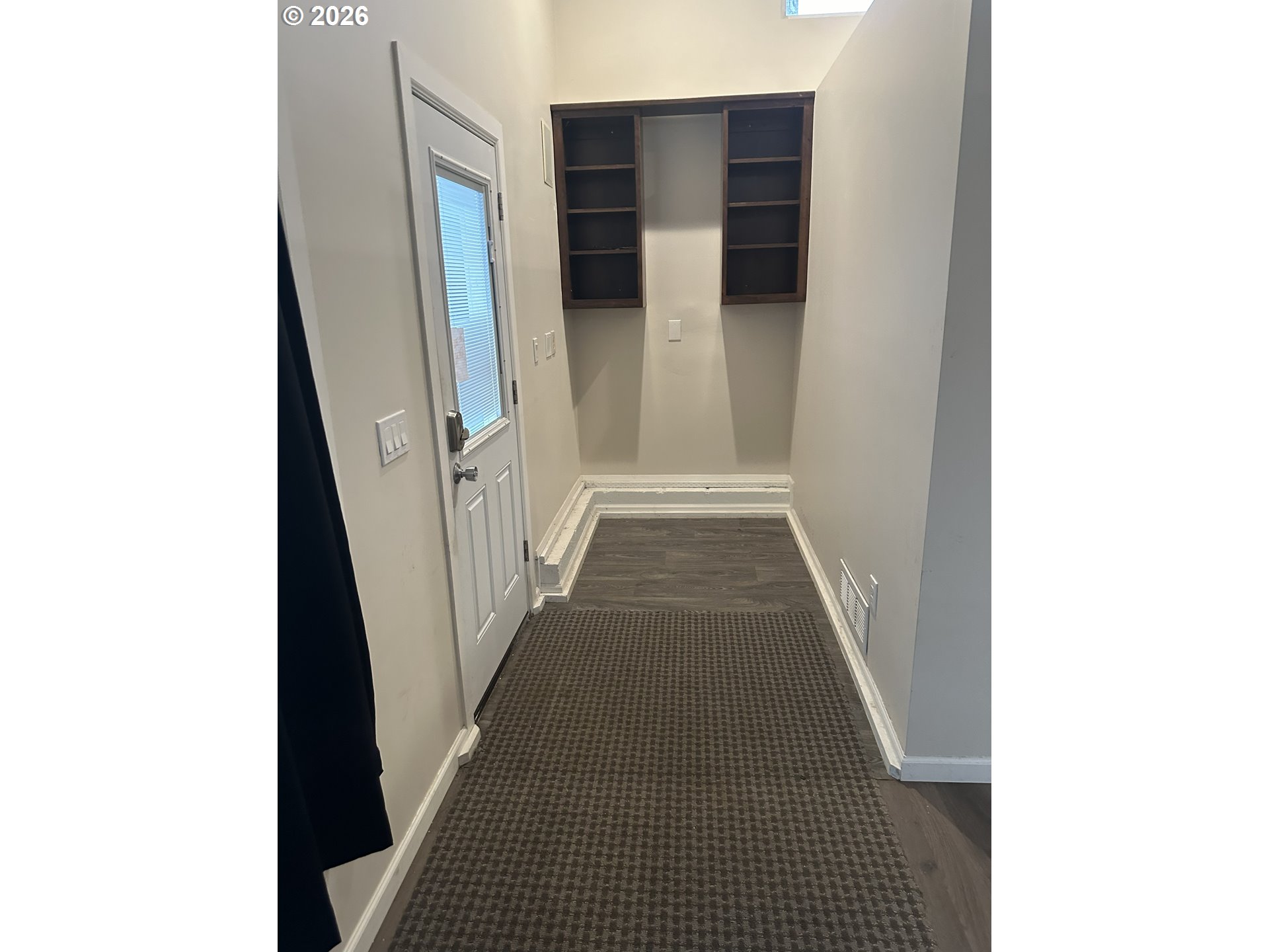 144 Southeast 85th Avenue Portland, OR 97216 - Photo 35 of 43 a view of a hallway