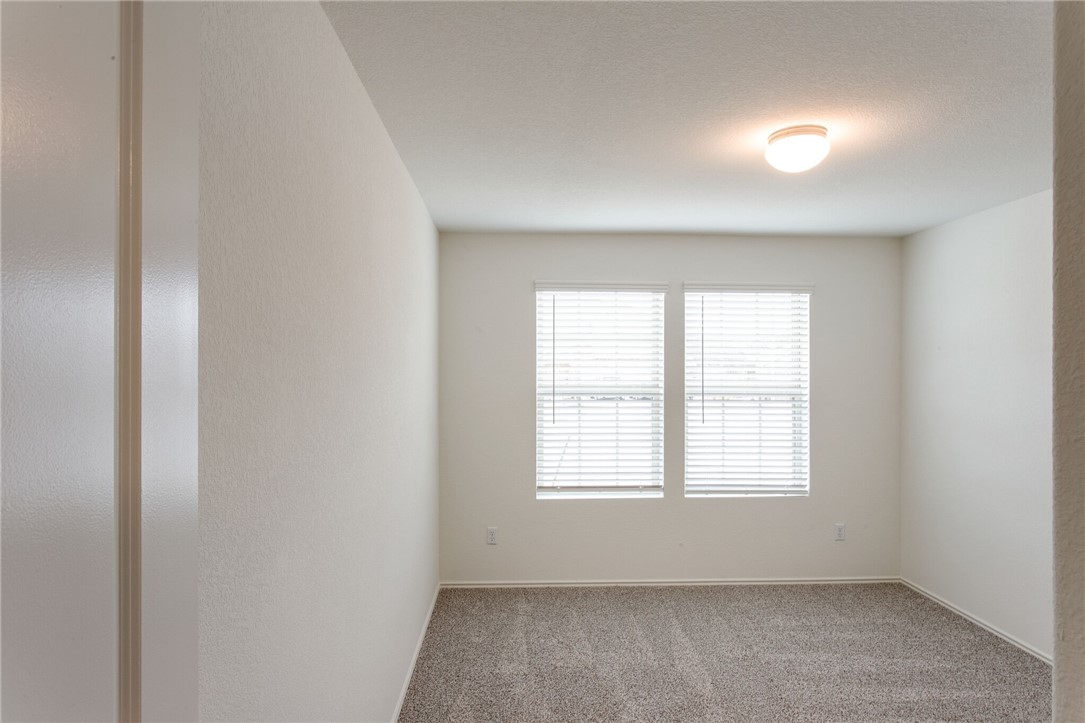3417 Pauling Loop Round Rock, TX 78665 - Photo 21 of 31 an empty room with a window