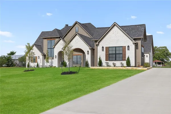 $1,050,000 | 5624 Mill Water Court, Bryan, TX 77808