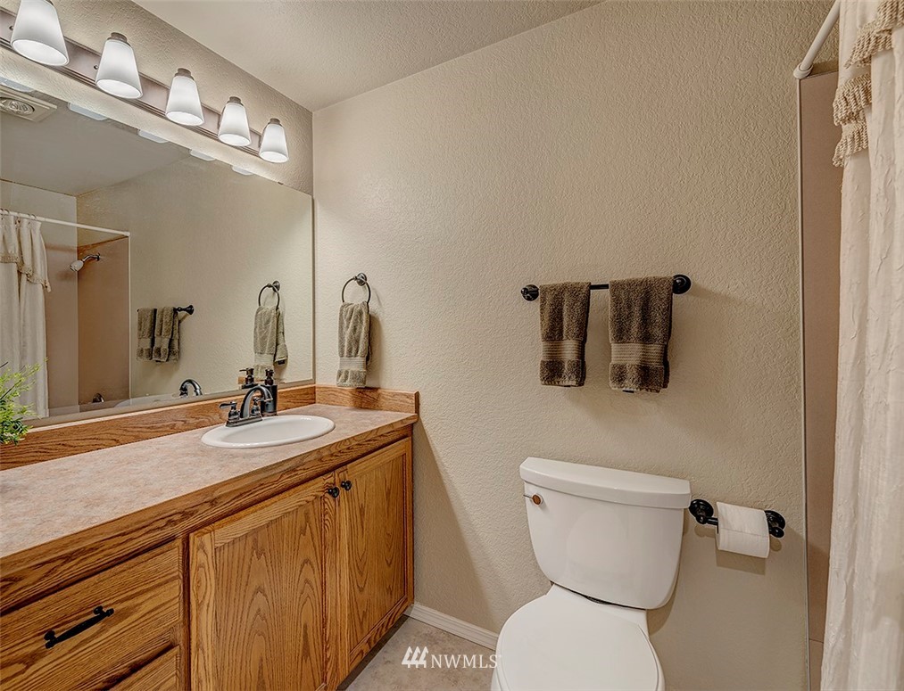 4925 150th Place Southwest Edmonds, WA 98026 - Photo 11 of 19 Gallery Image 11