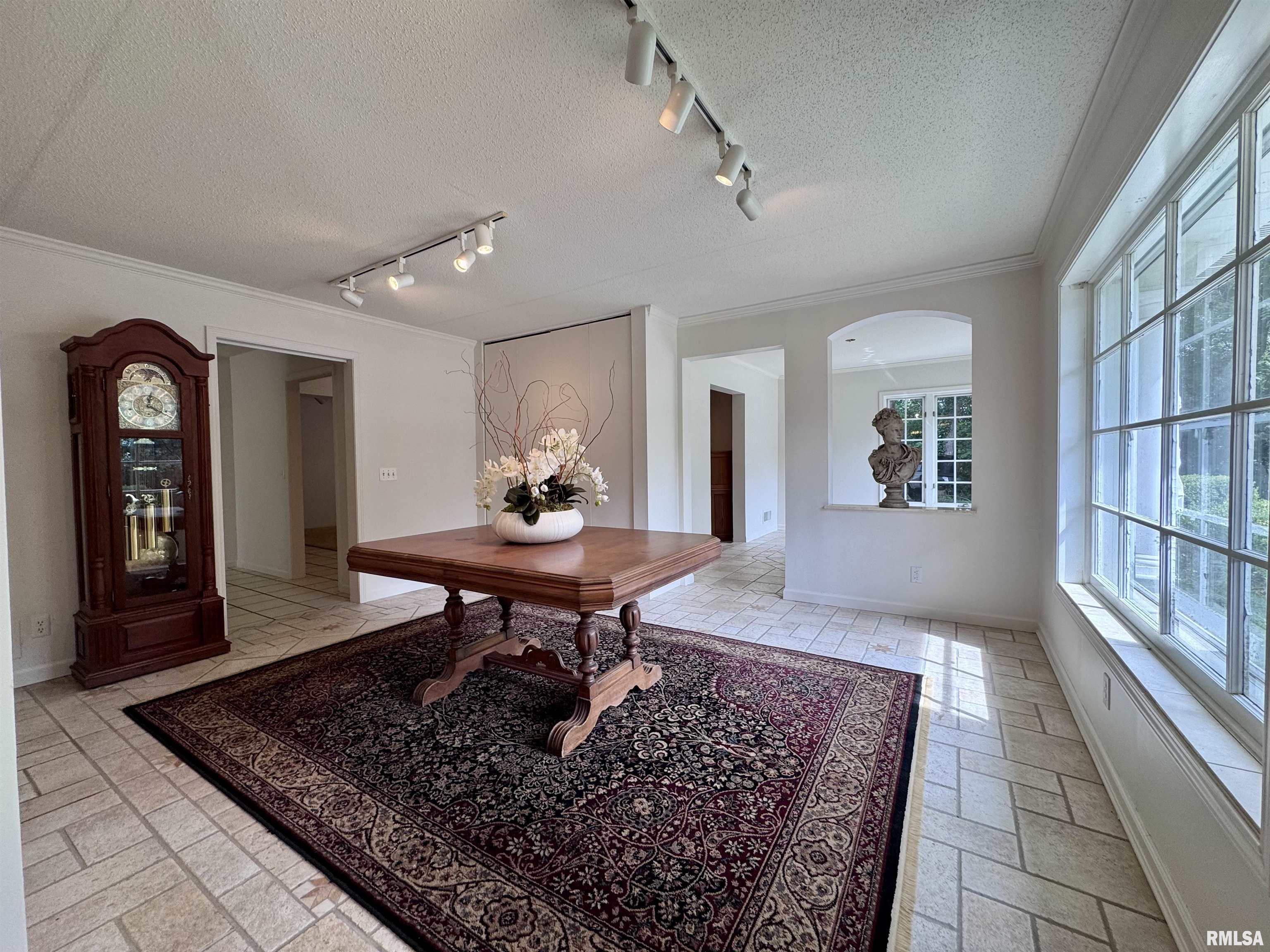 12740 North 1050th Road Macomb, IL 61455 - Photo 4 of 43 Gallery Image 4