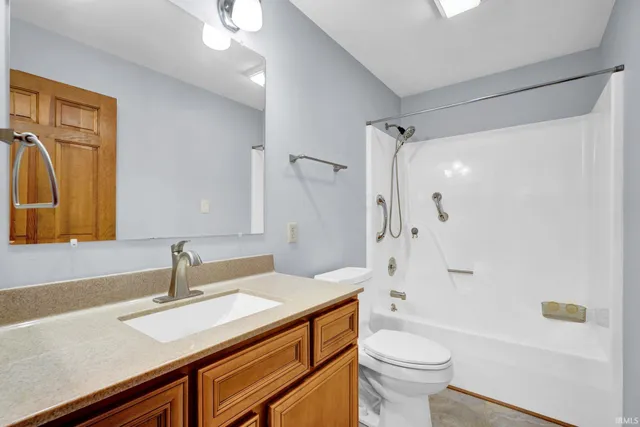 $342,000 | 8211 Yorkridge Drive, Newburgh, IN 47630