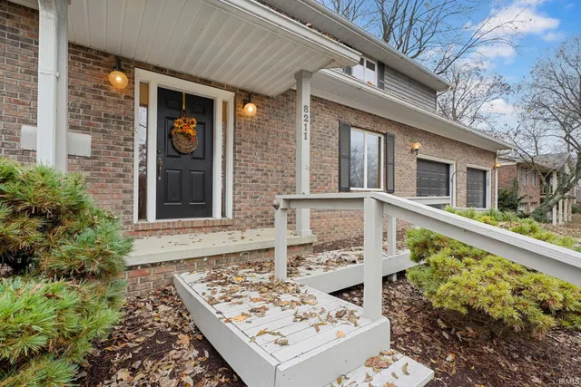 $342,000 | 8211 Yorkridge Drive, Newburgh, IN 47630