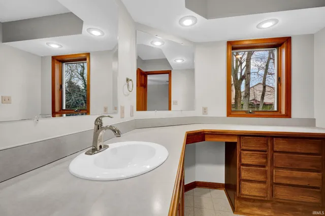 $342,000 | 8211 Yorkridge Drive, Newburgh, IN 47630