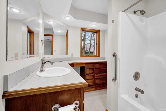 $342,000 | 8211 Yorkridge Drive, Newburgh, IN 47630