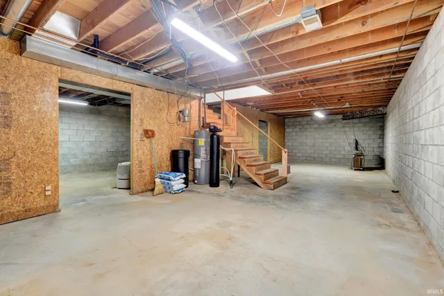 $342,000 | 8211 Yorkridge Drive, Newburgh, IN 47630