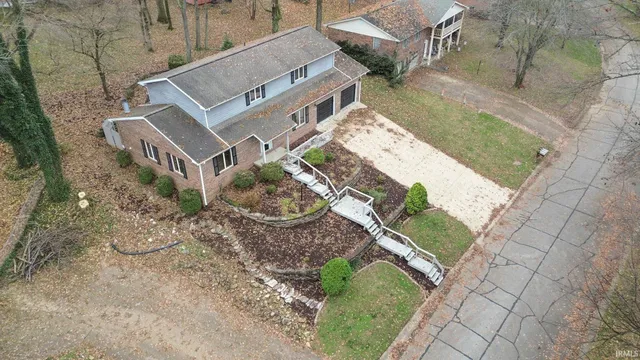 $342,000 | 8211 Yorkridge Drive, Newburgh, IN 47630