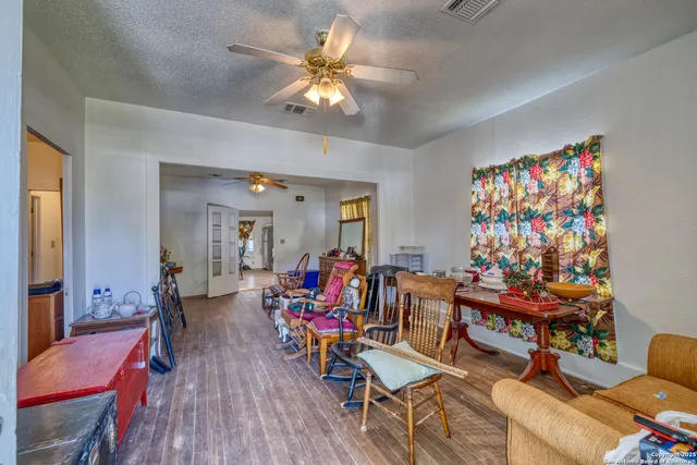 $155,000 | 137 West Garden Street, Uvalde, TX 78801