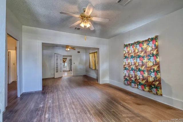 $155,000 | 137 West Garden Street, Uvalde, TX 78801