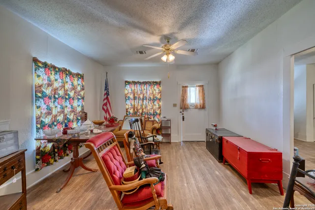 $155,000 | 137 West Garden Street, Uvalde, TX 78801