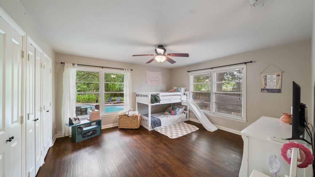 518 West Kansas Street Van, TX 75790 - Photo 17 of 24 a living room with furniture and a flat screen tv
