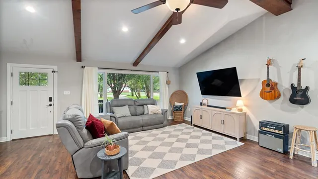 $324,900 | 518 West Kansas Street, Van, TX 75790