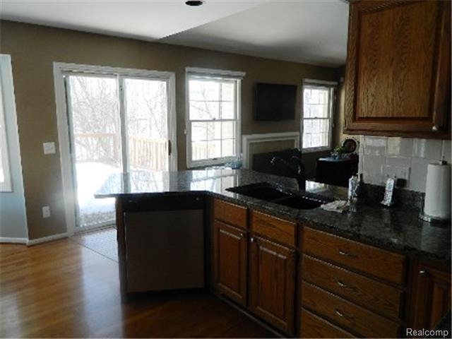 250 Marmoor Court Rochester, MI 48309 - Photo 9 of 17 31217297-8.JPG