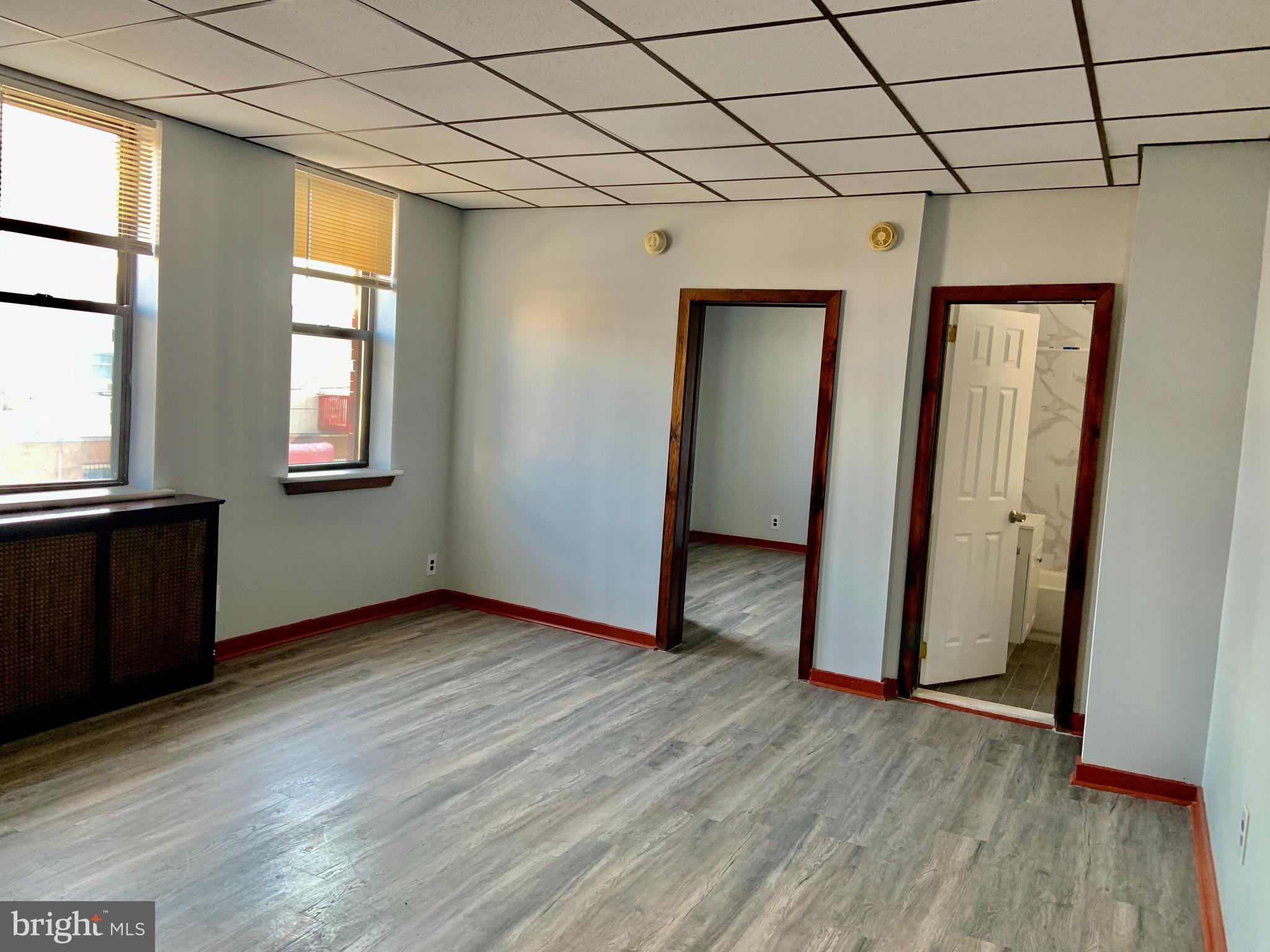 2250 South 9th Street, Unit 2R Philadelphia, PA 19148 - Photo 3 of 8